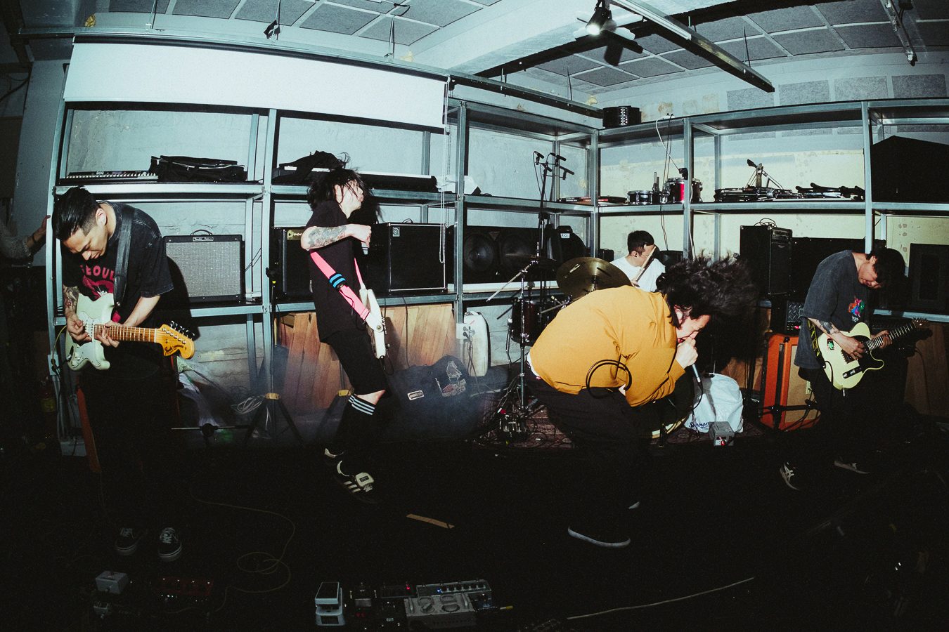 Hollow Jan playing a club show